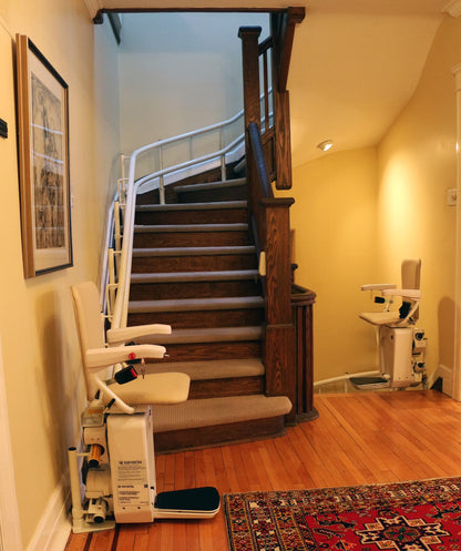 Savaria Stairfriend 23 - Curved Stairlift